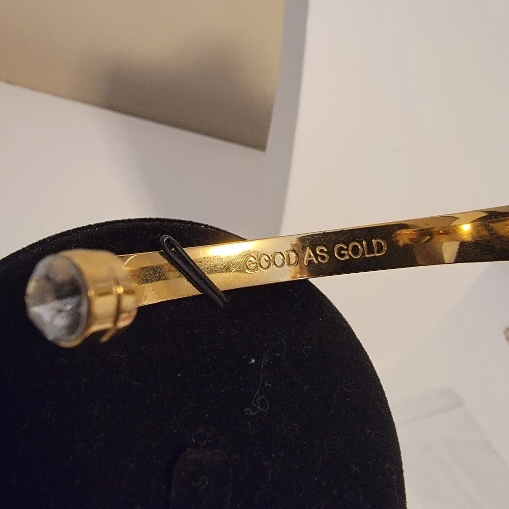 Good As Gold Cuff Bracelet Gold Tone Crystal Ends Spade Mark - Picture 8 of 10